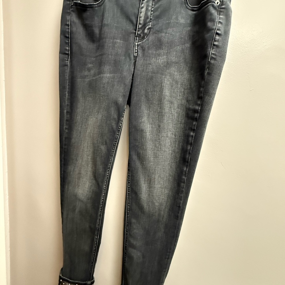 2/$29 on $20 Jeans. EUC Lane Bryant Vintage Washed Out Mid Rise Ankle Jeans 14